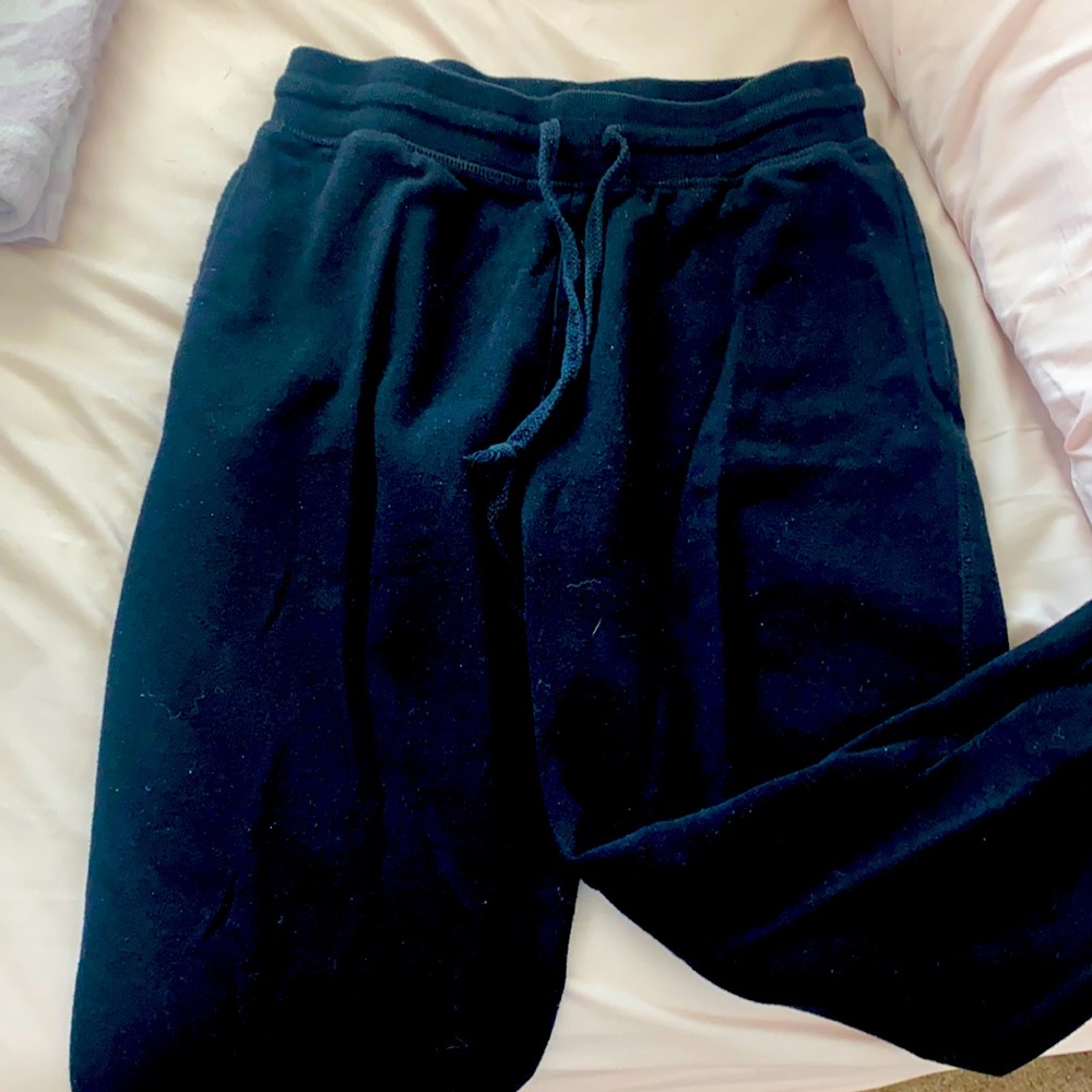 Cute velvet sweat pants very comfortable